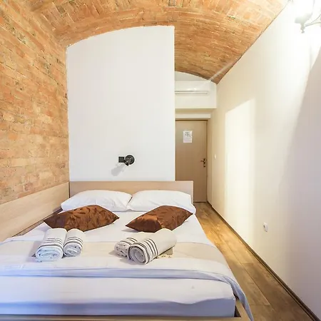 Bed 4 Zagreb